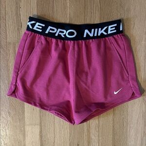 Nike Pro Fleece
Big Kids' (Girls') Dri-FIT Shorts